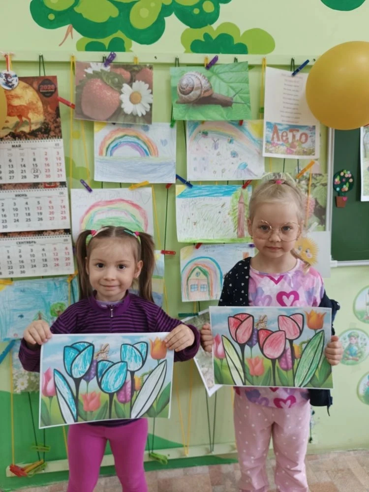 Цветочная неделя в действии. 🌸🌼🐝🦋☀️ Тематический подход приглашает к диалогу, позволяет поддержа