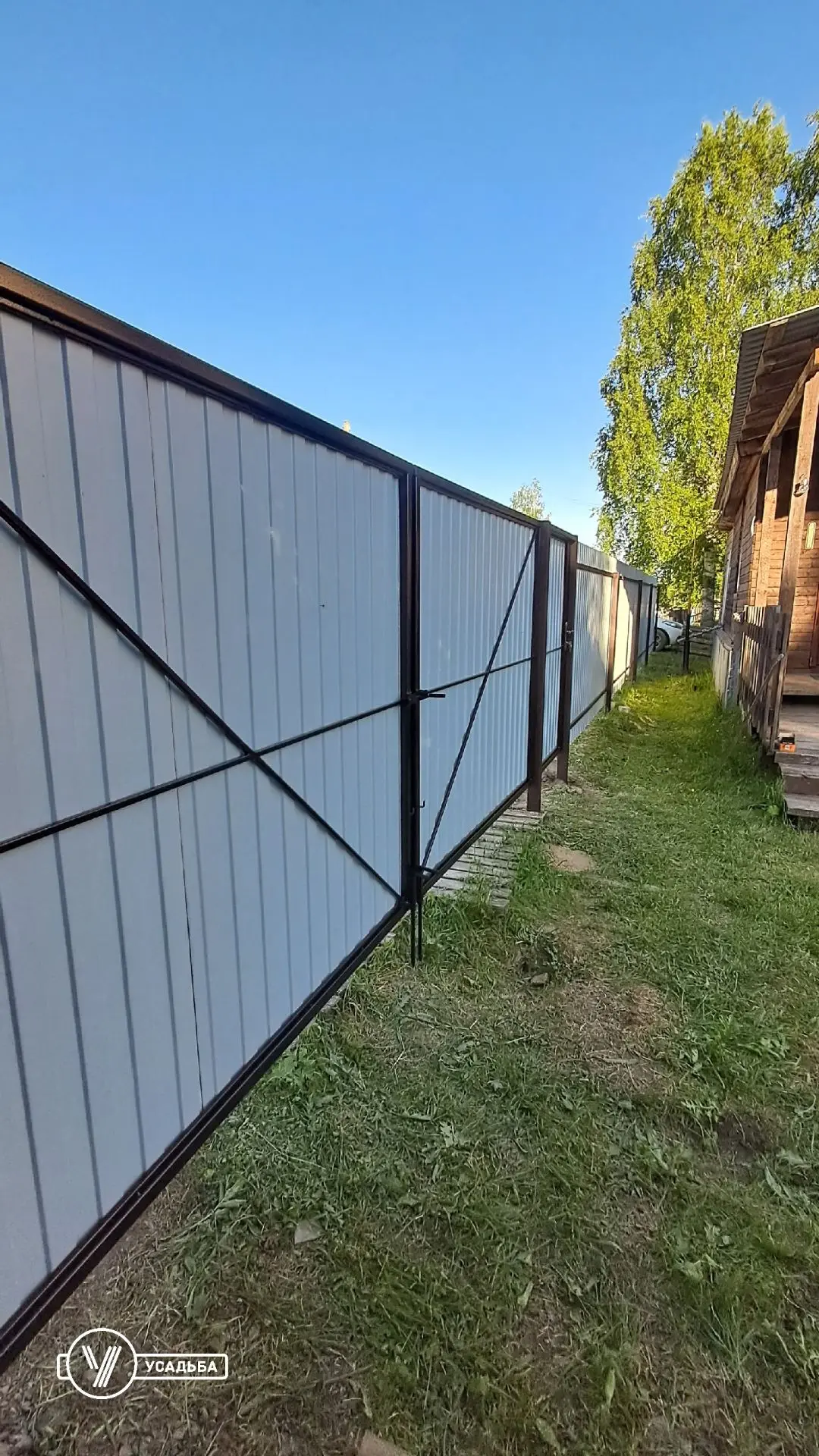 Дом начинается с надёжного забора.

📍 Ещё один объект завершён в г. Микуни — установили забор из пр
