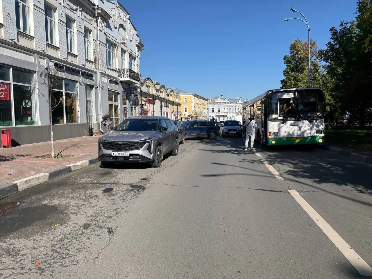Из-за ДТП перекрыто движение по  улице Гончарова в сторону улицы Ленина.