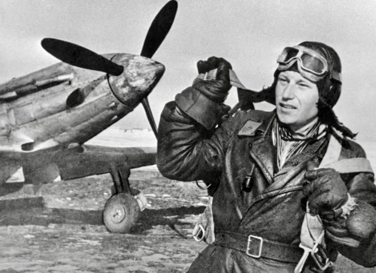 19 августа 1944 года советский лётчик-ас Александр Иванович Покрышкин стал первым в ист...