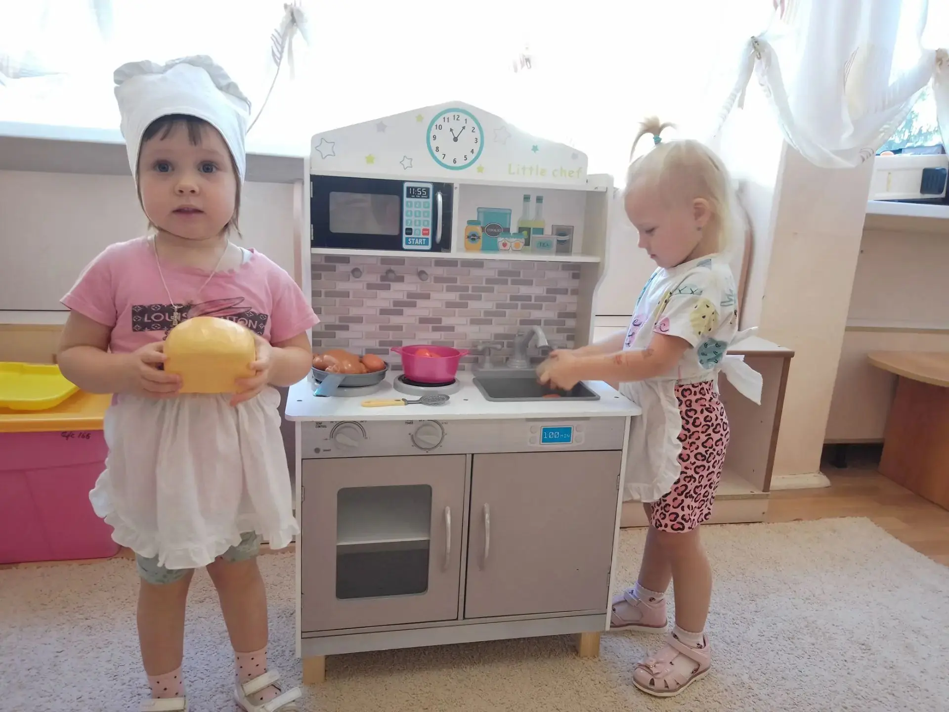 В рамках проект "Добрые игры", сюжетно-ролевая игра "Наш вкусный обед".