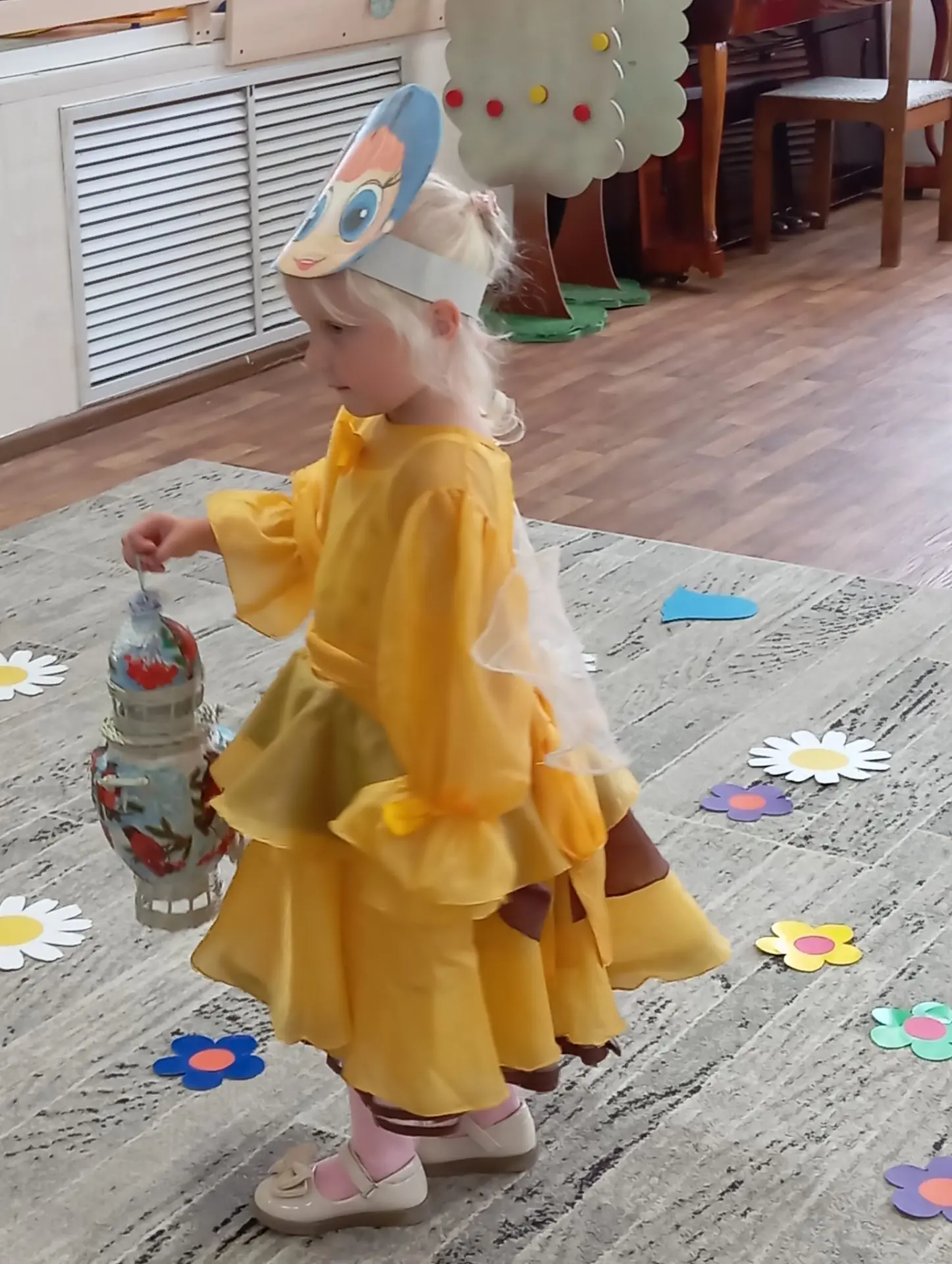 Нынче Муха -Цокотуха именинница!