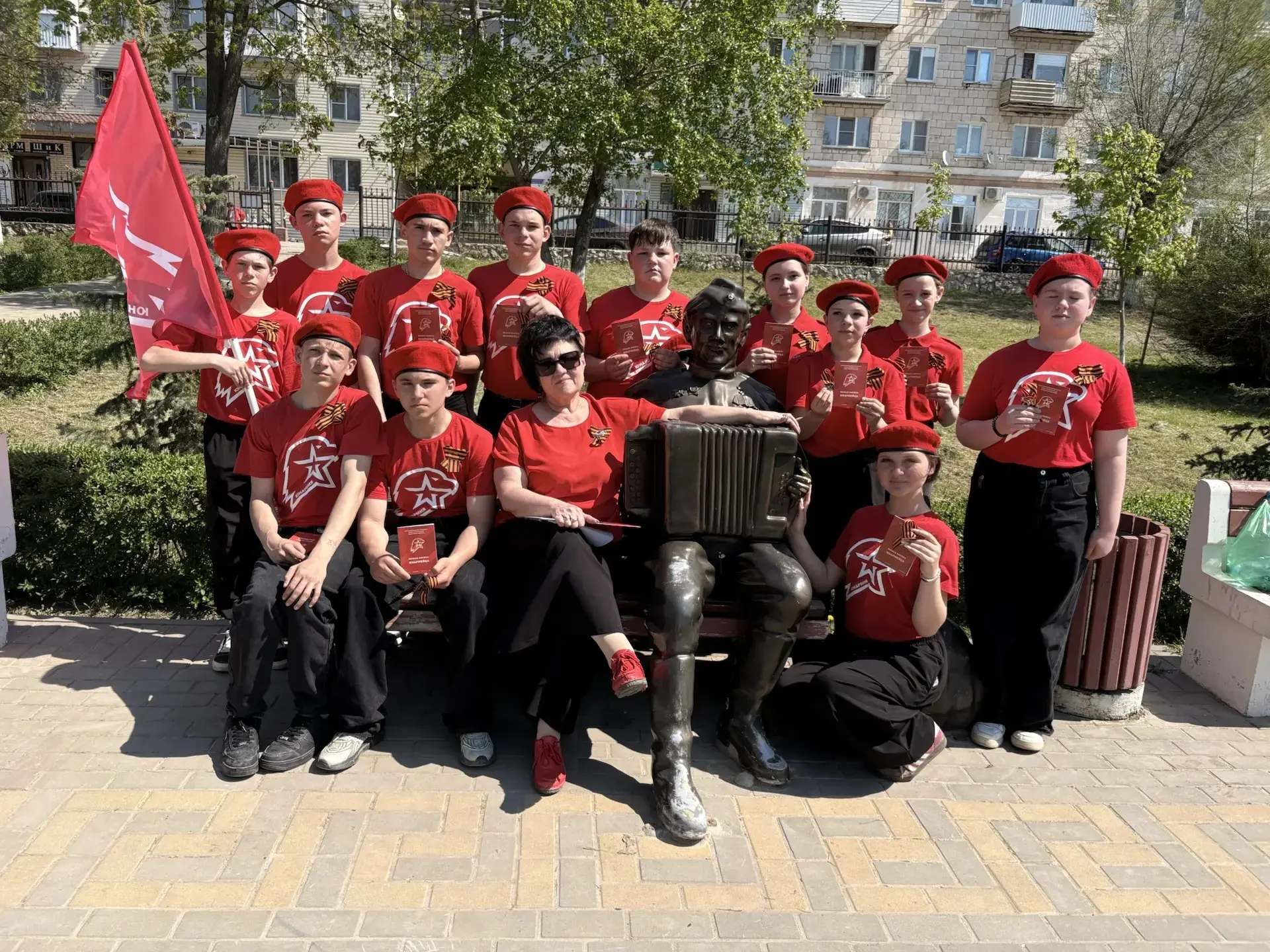 🇷🇺 Юнармейцев в нашей школе стало больше!

В Парке Победы, в преддверии 81-й годовщины Победы, про