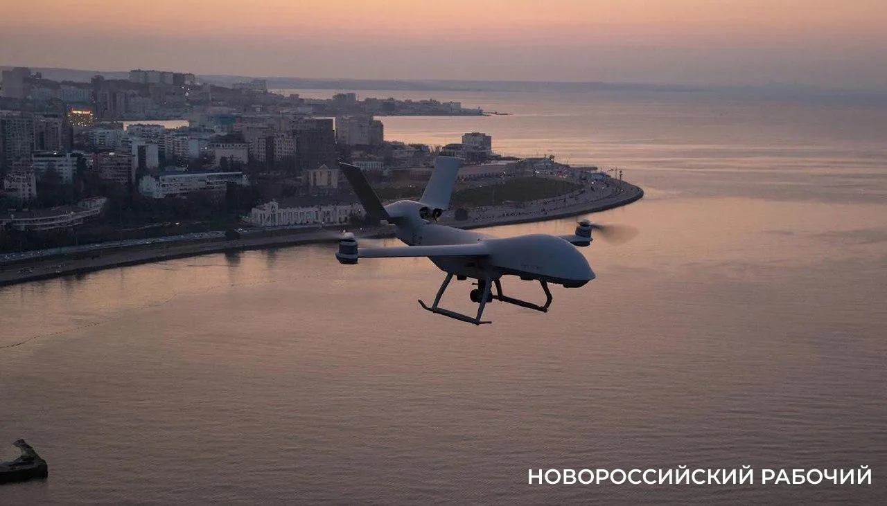 В Новороссийске во время атаки горожане устраиваются смотреть «зрелище» с попкорном!🍿