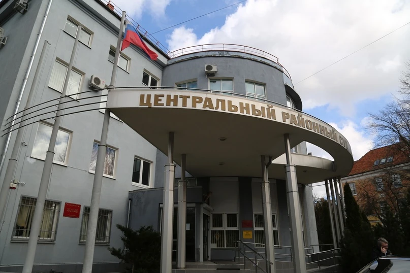 В суде на рассмотрении находится уголовное дело в отношении врача, которая обвиняется в причинении п