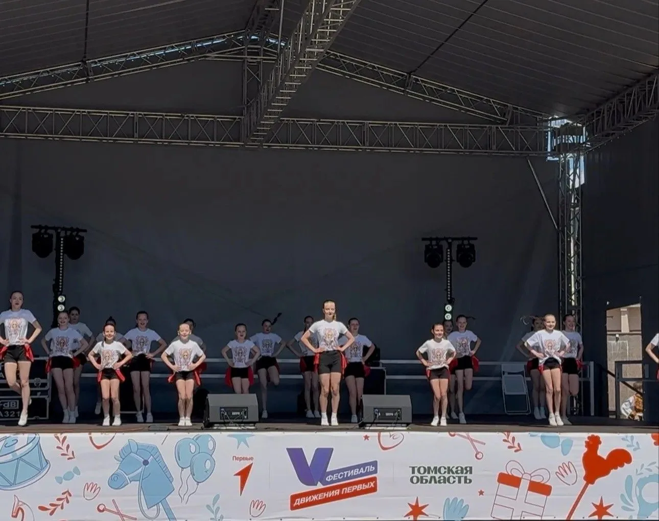 👯Обучающиеся нашей СШ «Кедр» отделение фитнес-аэробики  «Танцевальная Феерия», тренер-...
