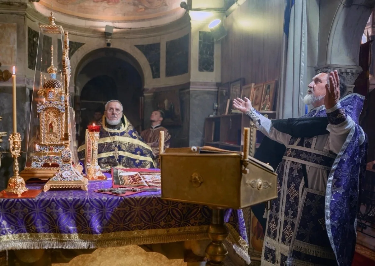 🕊️ В Свято-Никольском храме-памятнике совершили воскресные богослужения Недели 18-й по...