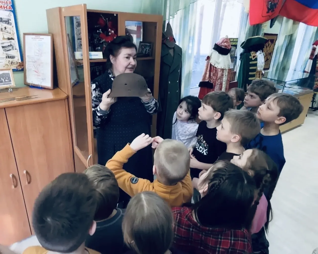 Знаете, кто теперь самые главные знатоки истории государства и права России? Наши дошколята!  🏛️ На 