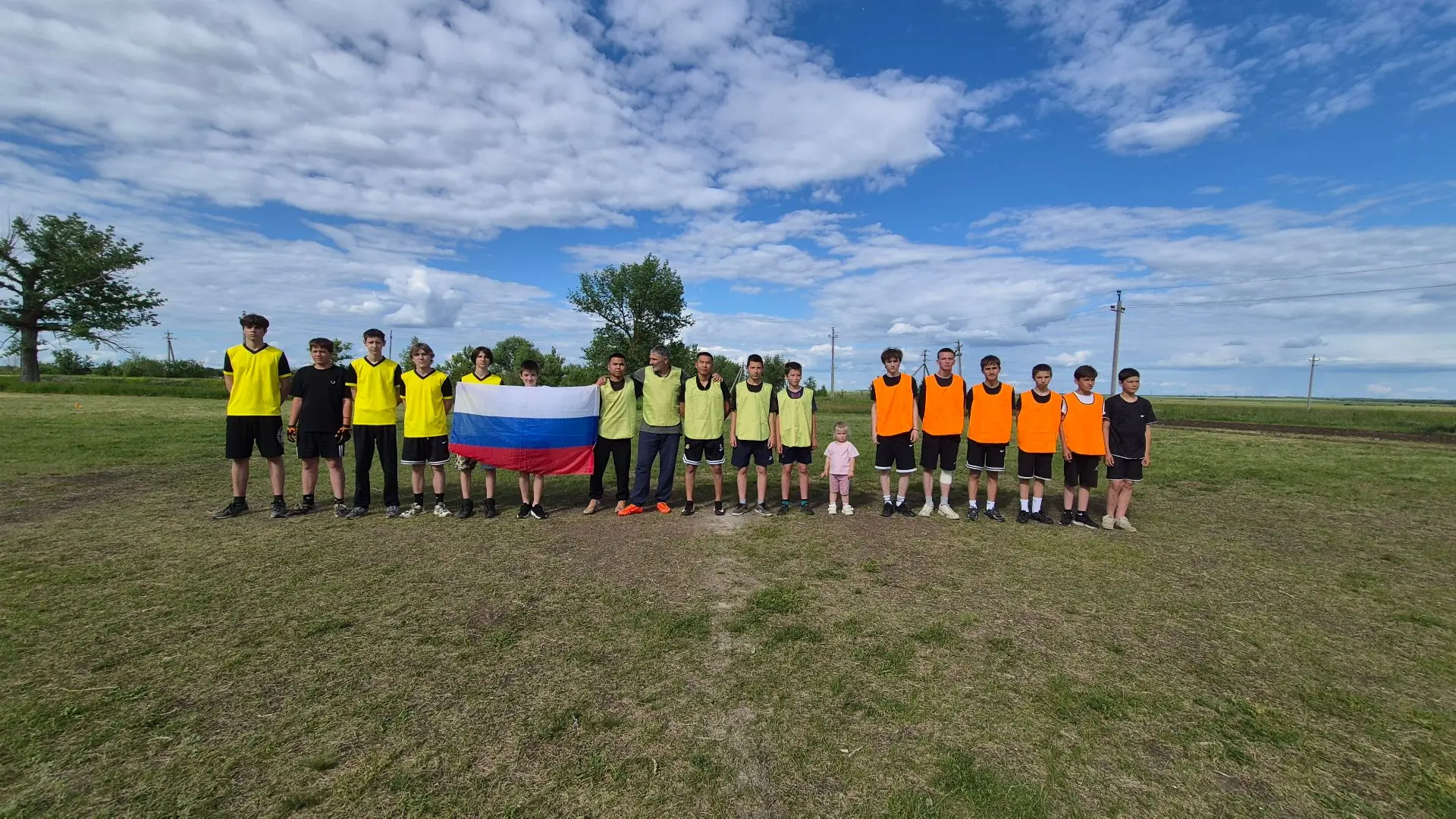 В хуторе Троицком прошёл футбольный турнир, посвящённый Дню России