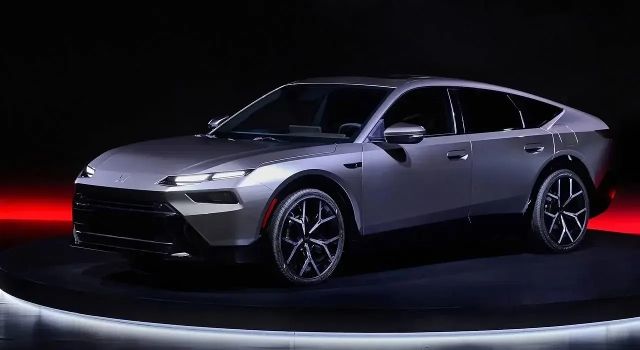 ⚡️ Honda меняет курс: ставка теперь на гибриды, а не на электрокары