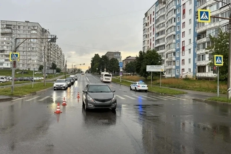 В Череповце самокатчик попал под машину

ДТП произошло 27 июля в 16:30 на Ленина, 1.

Предварительно