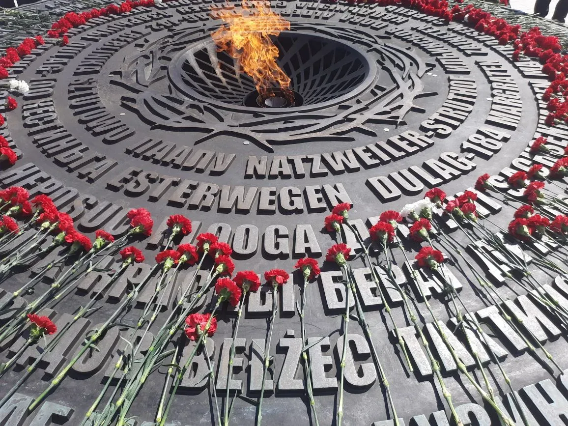 05.05.2026 📣 Экскурсия 10В класса: память, которая живёт в сердце 📣  5 мая  ученики 10В класса посет