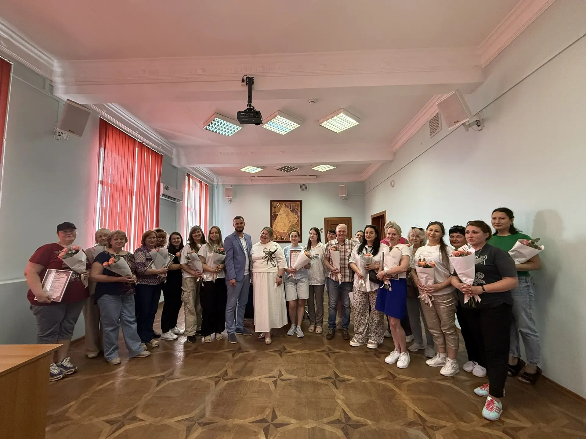 Поздравили с профессиональным праздником  социальных работников района Сокольники.
