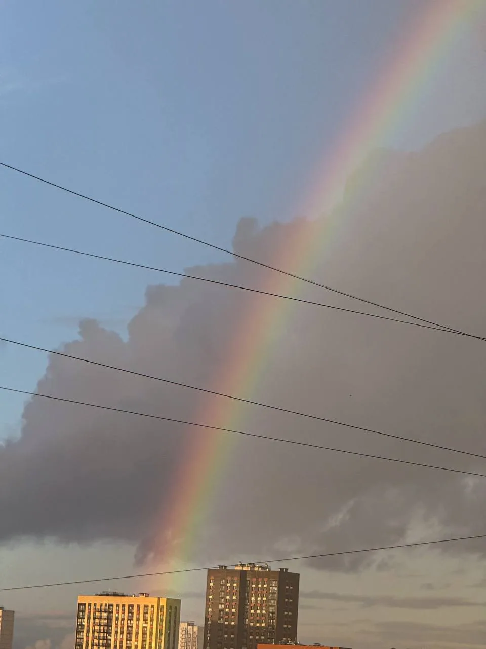 🤩 Радуга появилась над Москвой после дождя.