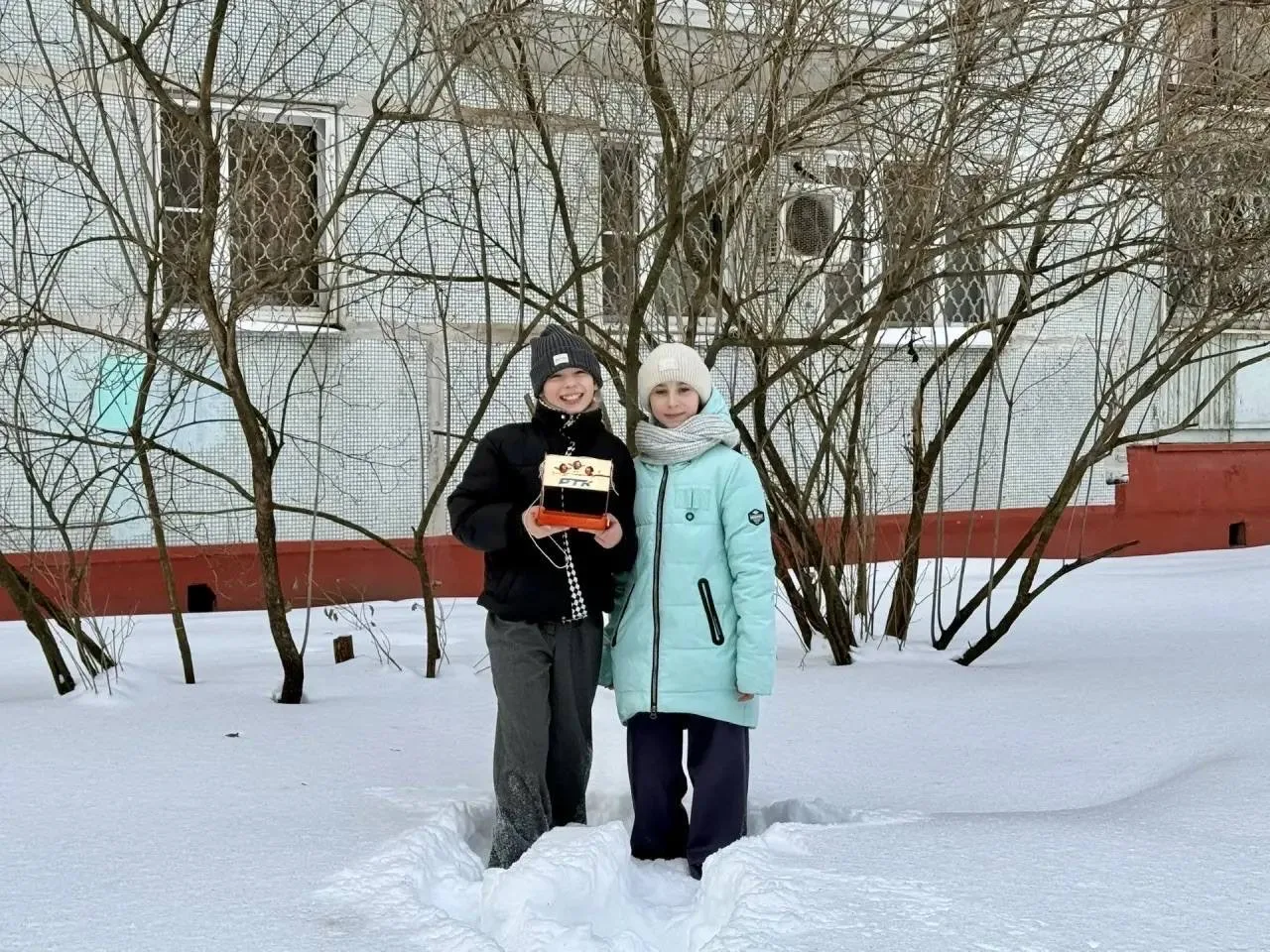 🐣Юные эколята школы принимают участие в региональной акции «Покорми птиц» 🐦В рамках Акции проходят м
