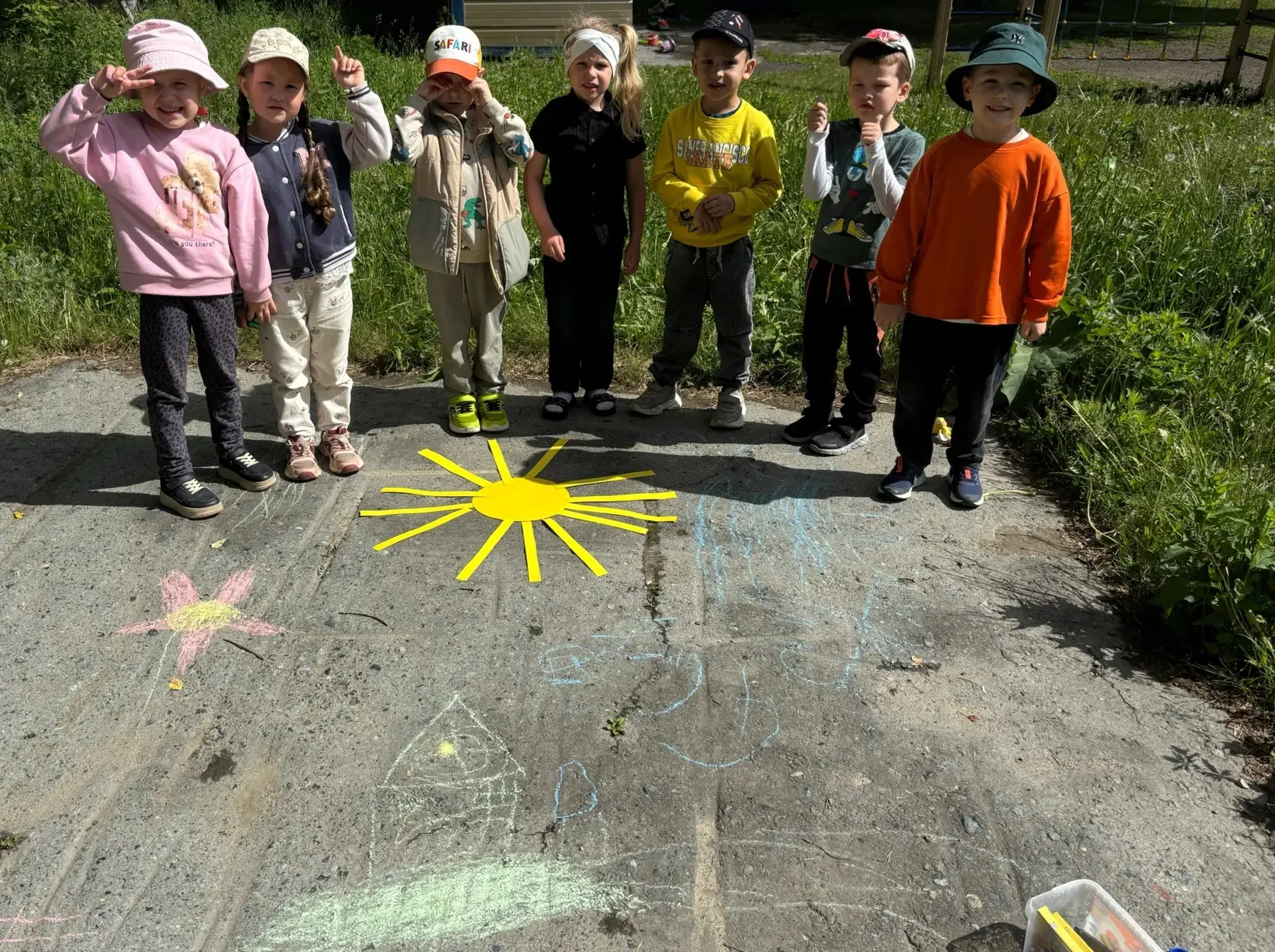 ☀️ День Солнца в детском саду!

Сегодня у нас прошёл тематический день, посвящённый главному источни