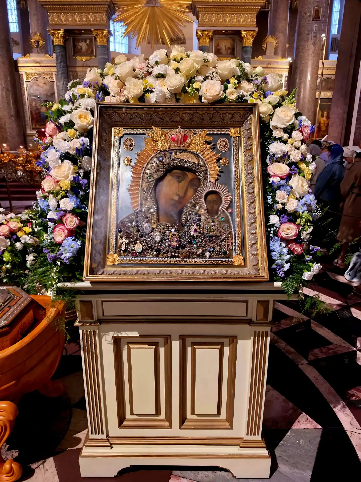 🙏🏻Пресвятая Богородице, спаси нас!🙏🏻

Поздравляем всех с праздником явления Казанской иконы Божи