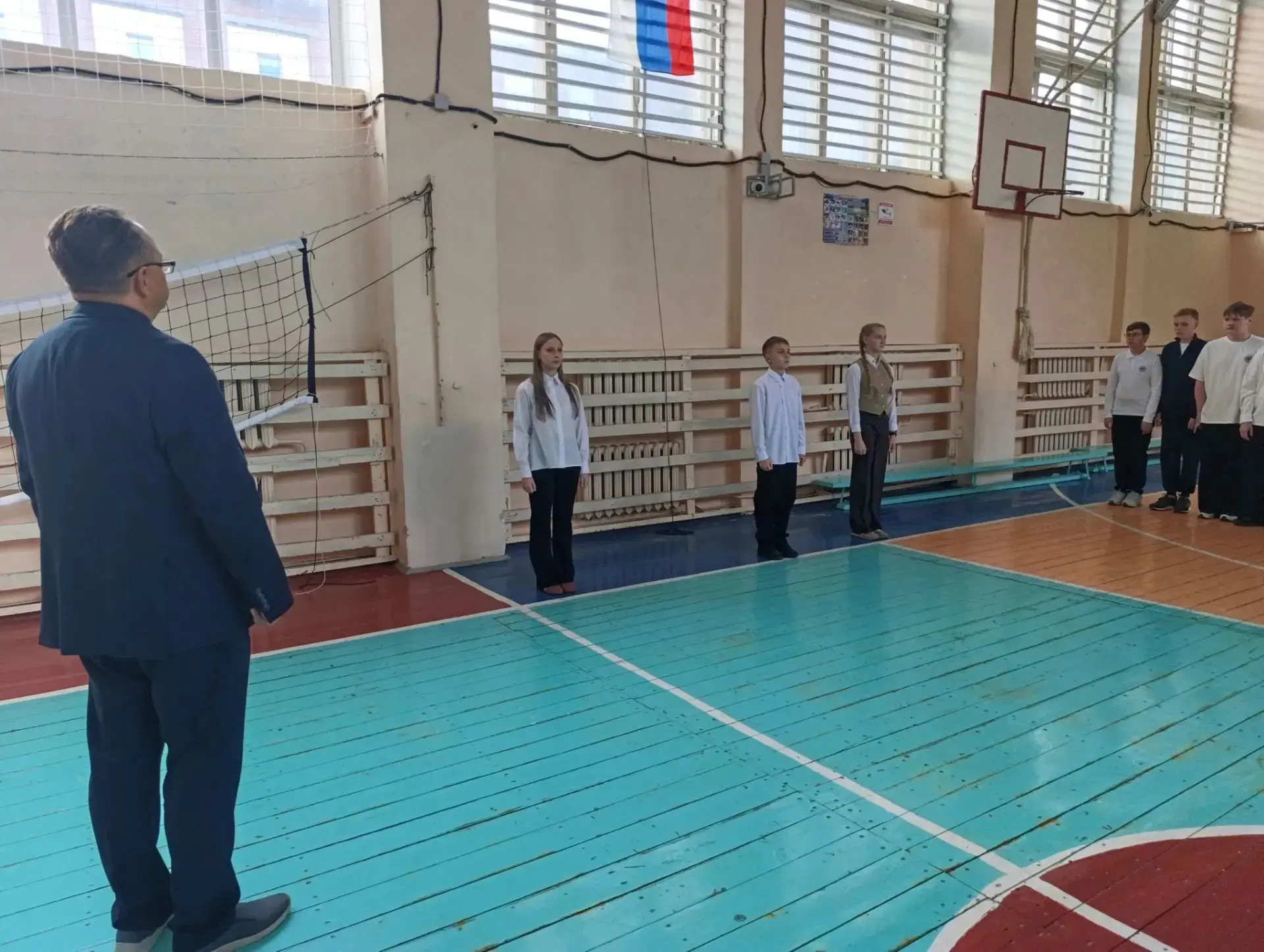 ✅Новая 🎒учебная📚 неделя🎓 началась с поднятия государственного флага🇷🇺🇷🇺🇷🇺 Росс...