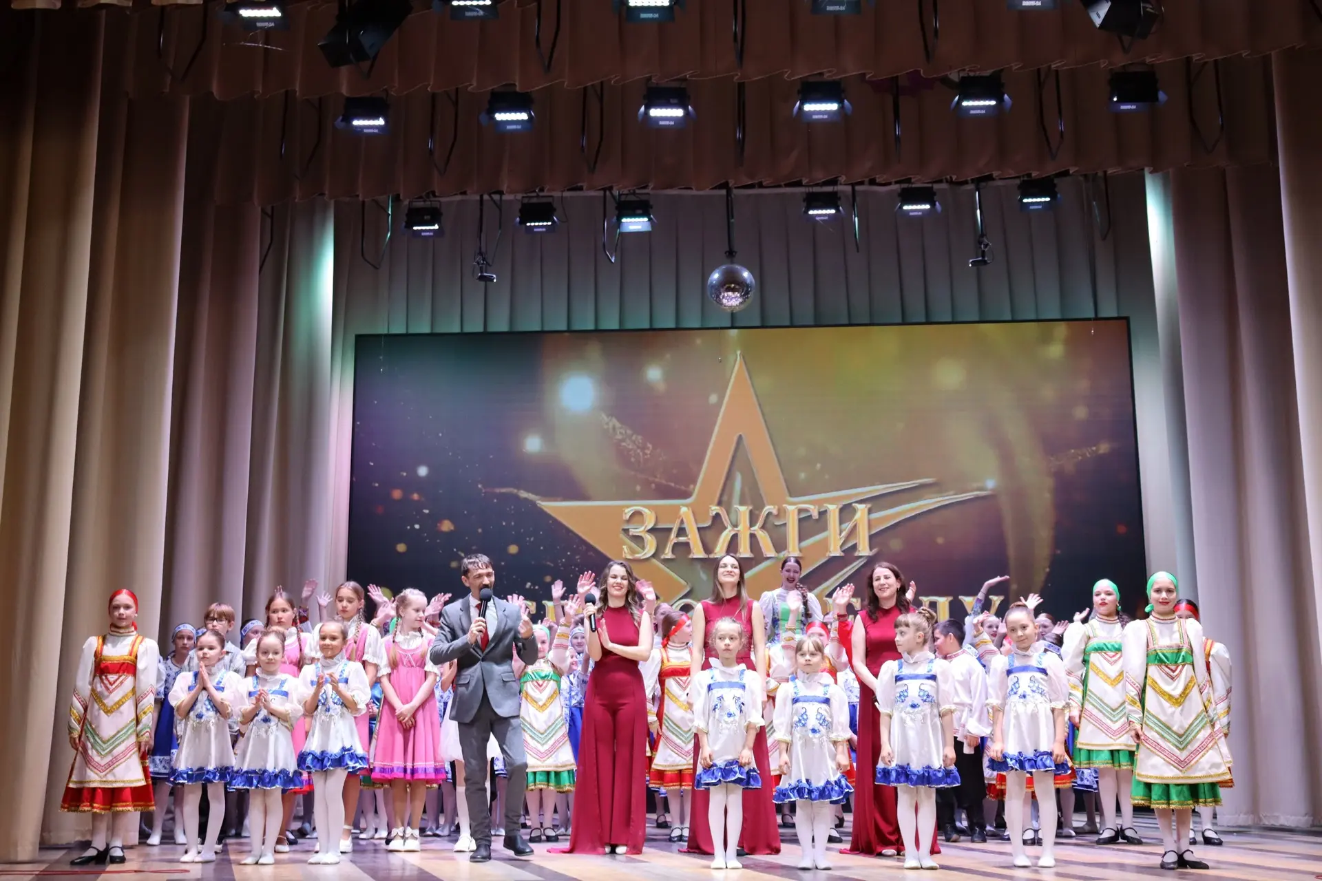 🔖В минувшую пятницу в Усть‑Таркском Районном Доме Культуры состоялся отчётный концерт ...