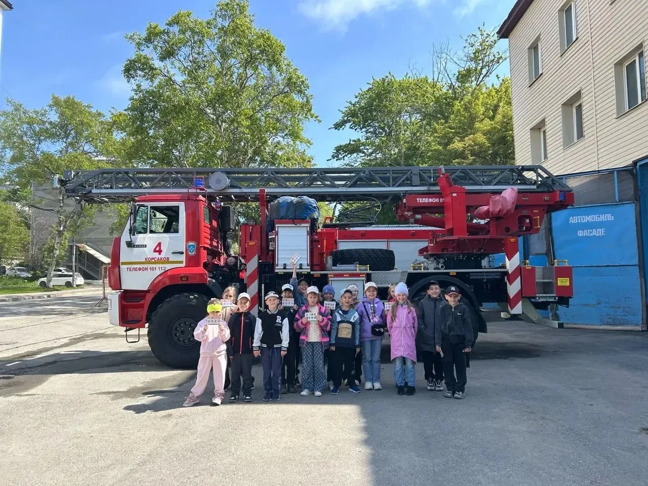 🚒 Сегодня 1-й отряд посетил пожарно-спасательную часть № 4.
Экскурсия прошла в рамках ознакомления 