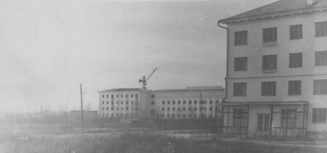 Город Ржев, вид на строительство новых домов на  Советской площади. Фото приблизительно 1950е(60е) г
