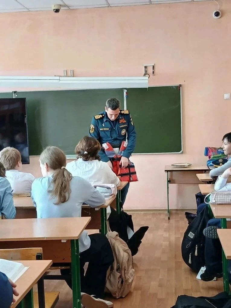 🚦 Безопасное лето — это важно! ☀️

С 12 по 22 мая в нашем лицее прошла «Неделя безопасного поведени