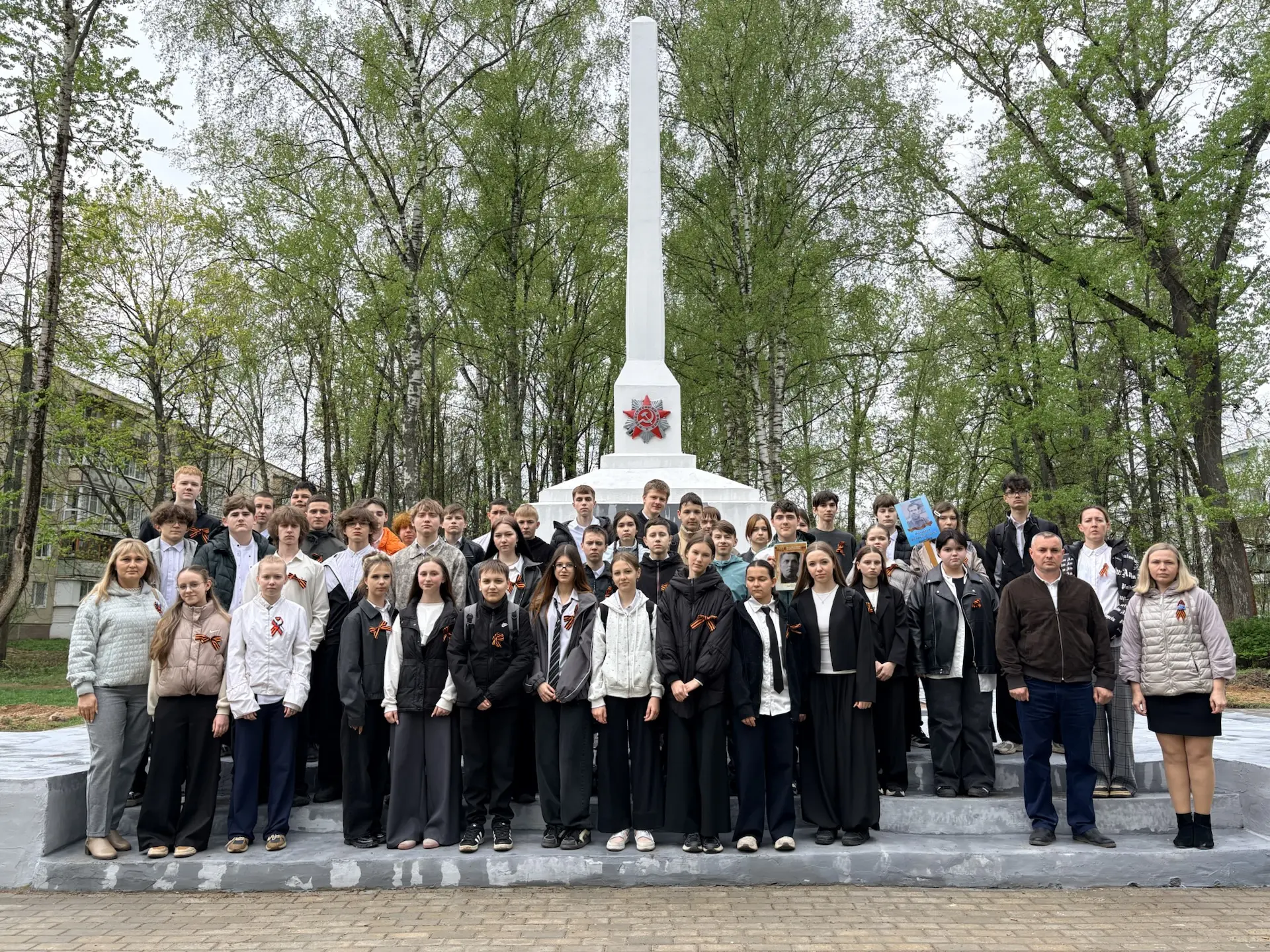 🇷🇺 Сегодня, 8 мая, у бюста Игоря Михайловича Бойцова состоялся торжественный митинг.  В преддверии Д