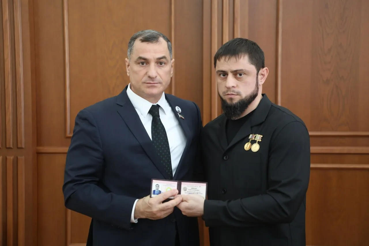 В парламенте Чеченской Республики сформировали руководящий состав шестого созыва. Втору...