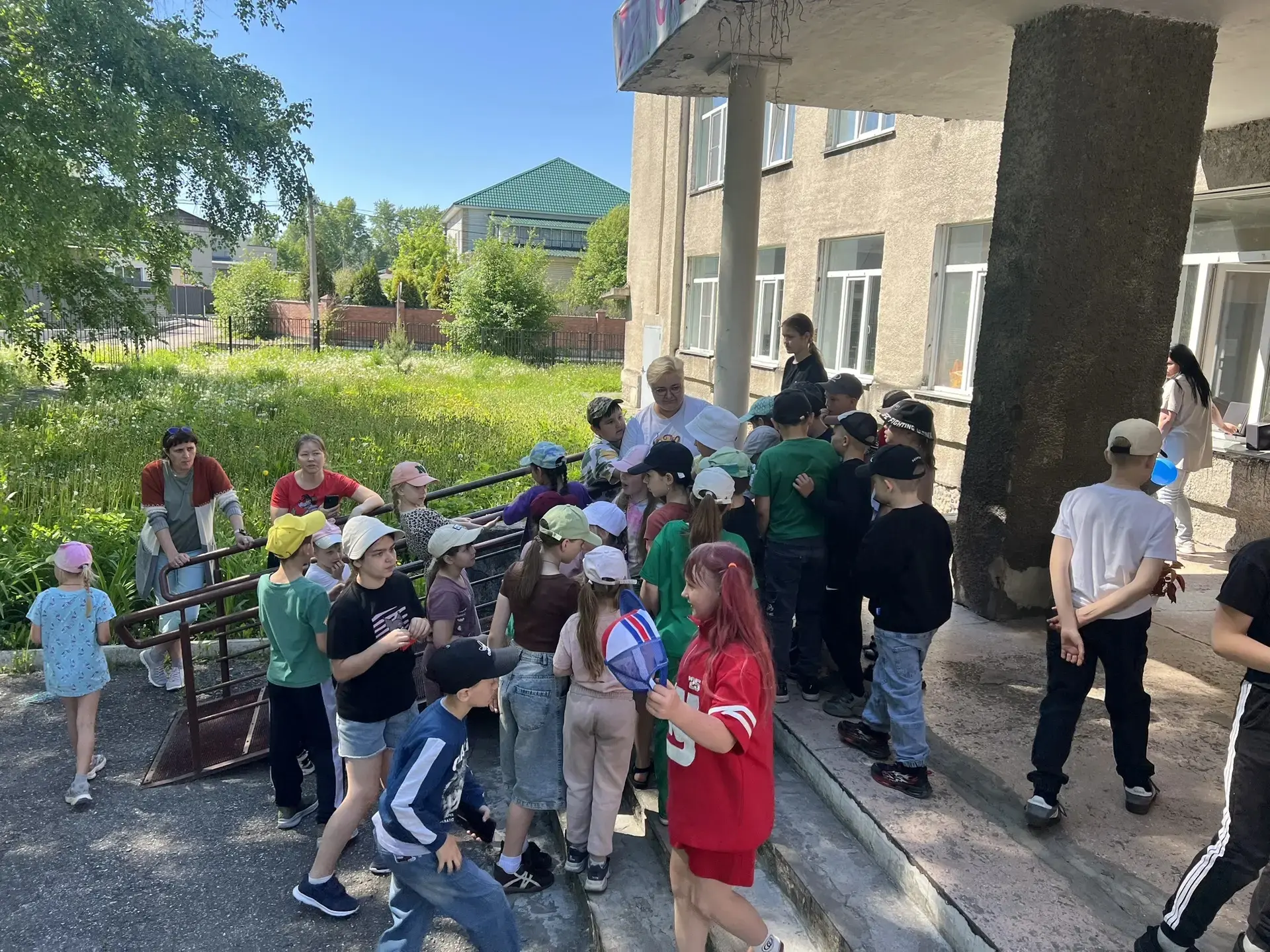 🎨🍃 В Детской школе искусств №35 в рамках акции "Кузбасское лето" прошёл праздник твор...