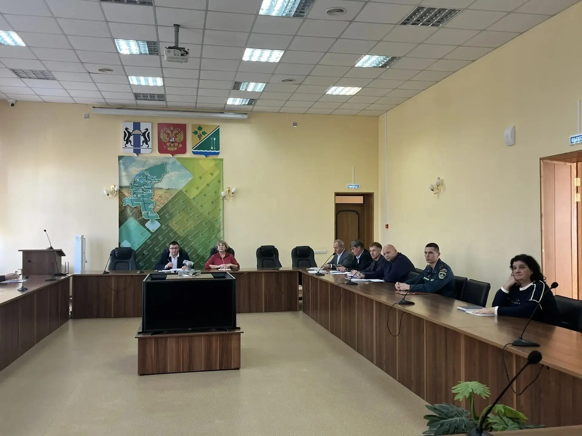 📋 Сегодня в администрации Каргатского района прошло совещание с главами муниципальных ...