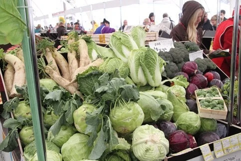 📊 На прилавках не найти: какие продукты оказались самыми низко доступными?