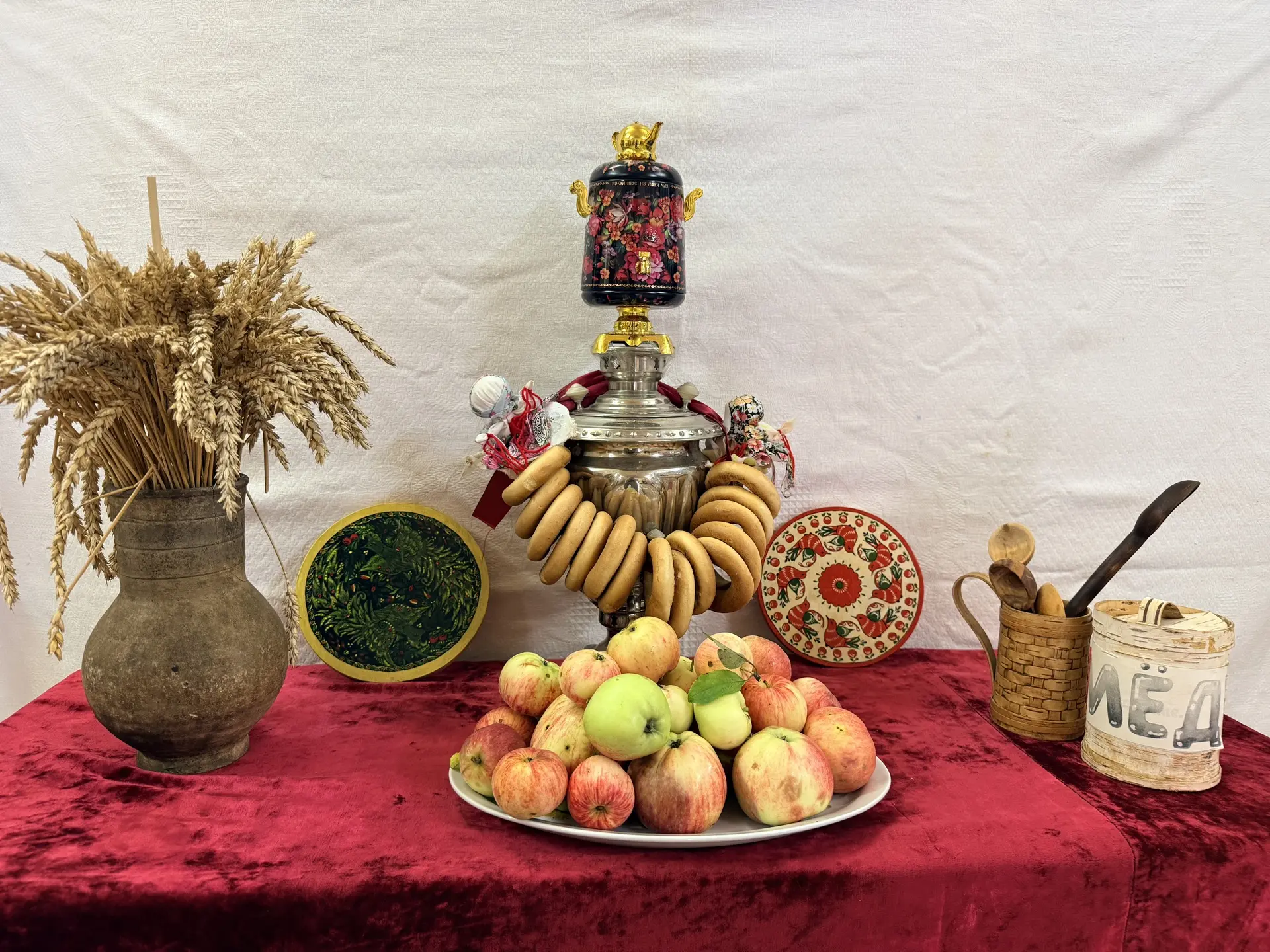 🍎 Иваньковский ЦК и Д поздравляет всех с Яблочным Спасом!