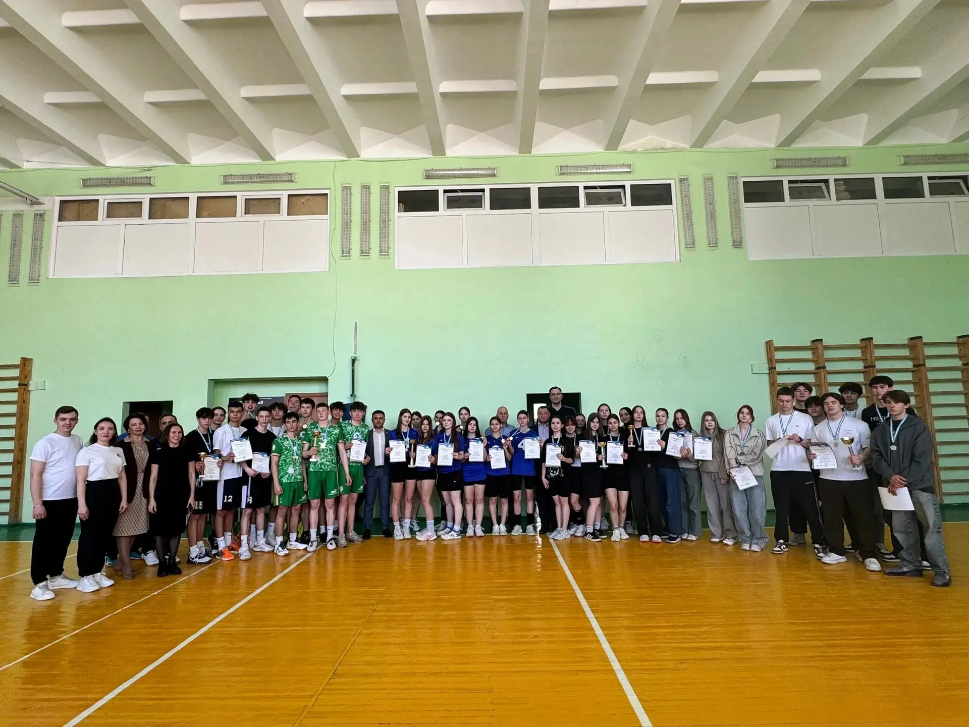 ✨Сегодня в гимназии №16 Кировского района Уфы прошли финальные игры турнира по волейболу среди коман