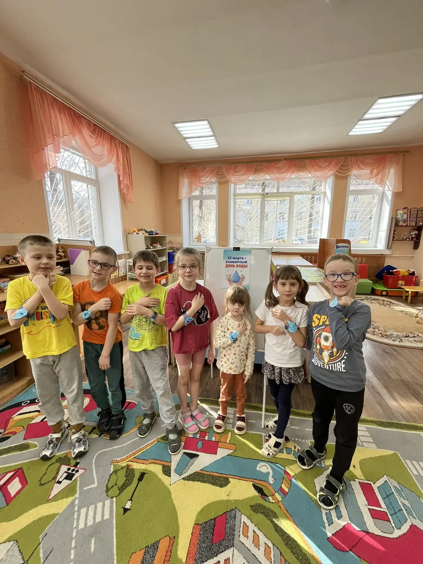 22 марта - Всемирный день воды. Очень важно научить детей- наше бушующее поколение- бережно и эконом
