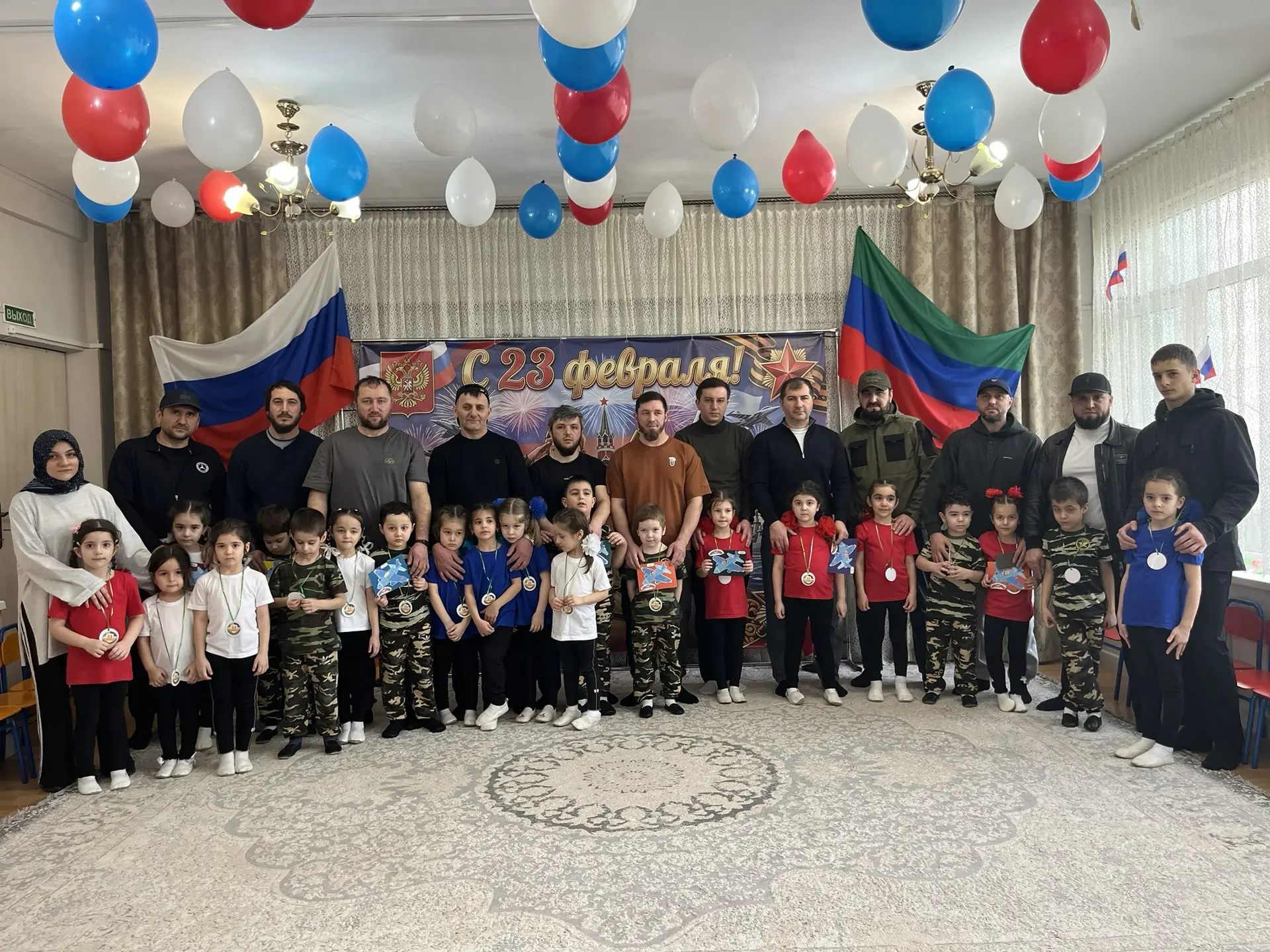 🇷🇺Праздничный концерт посвящённый Дню защитника Отечества.