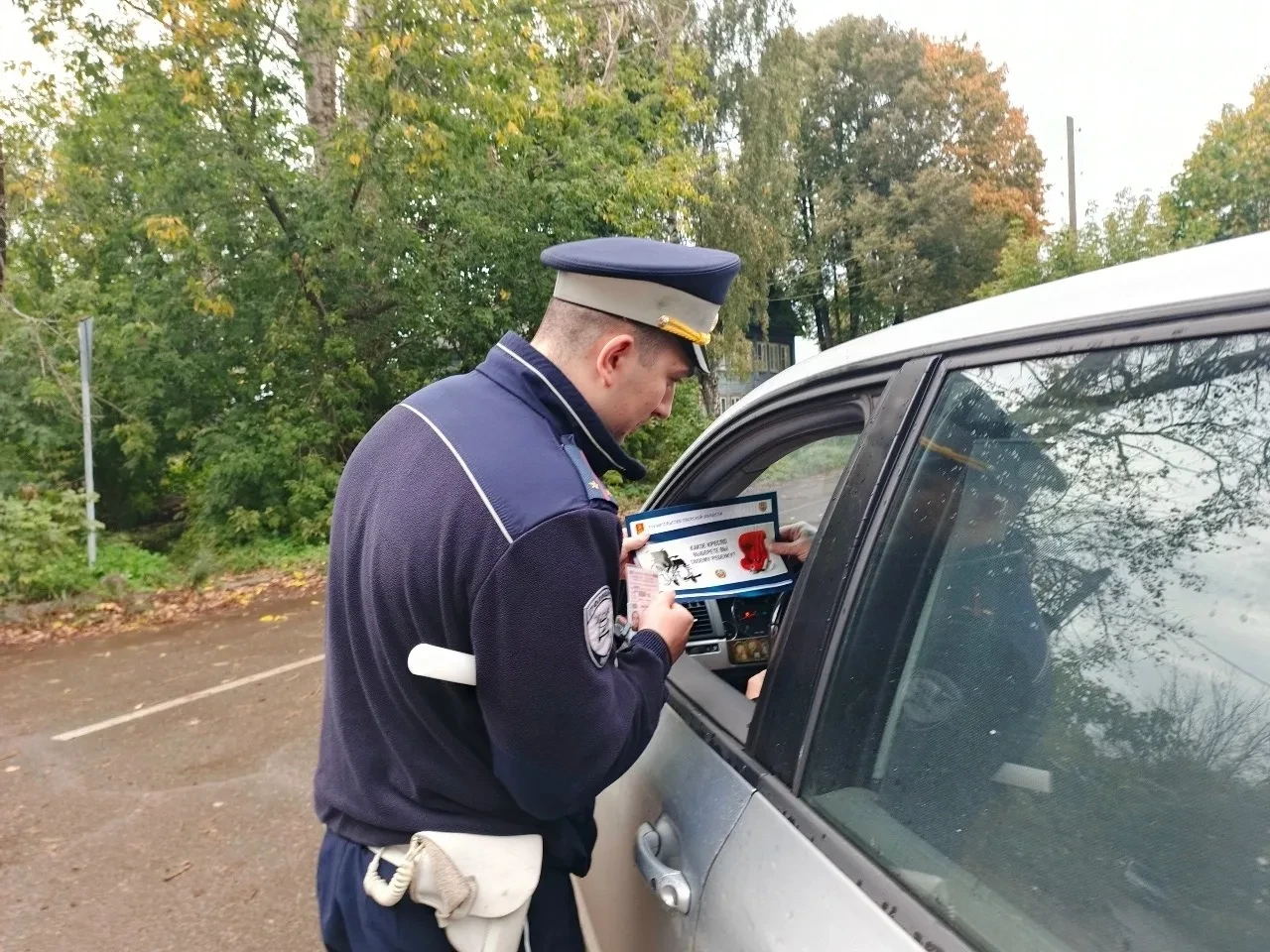 🚓 Кимрские автоинспекторы провели профилактический рейд у детсадов