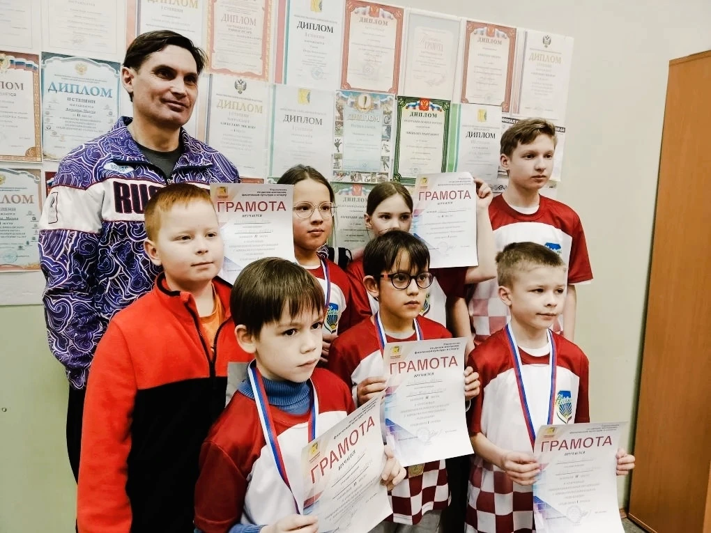 Очередной успех  наших учащихся!! Наша школьная команда стала серебряным призером  по русским шашкам