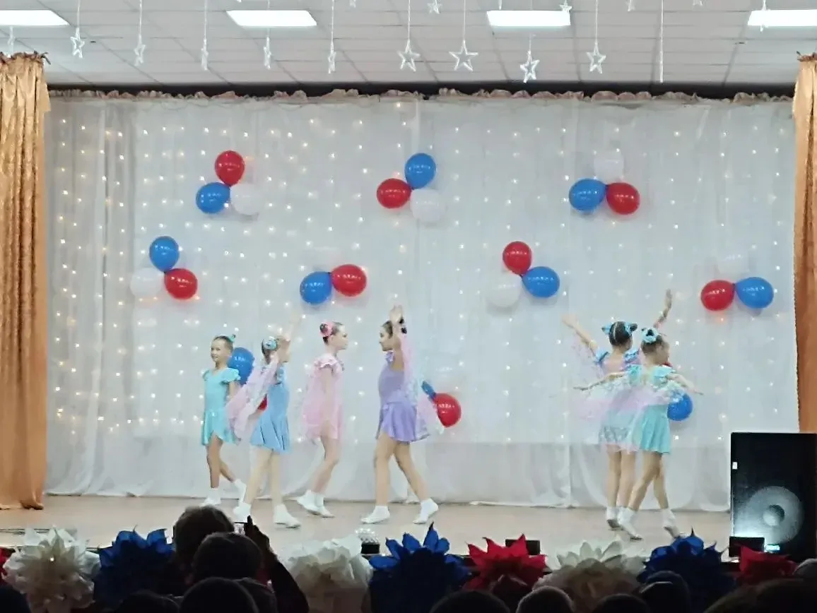 ✨🇷🇺 День России в сердце каждого: поход в Дом культуры 
Сегодня воспитанники нашего пришкольного л