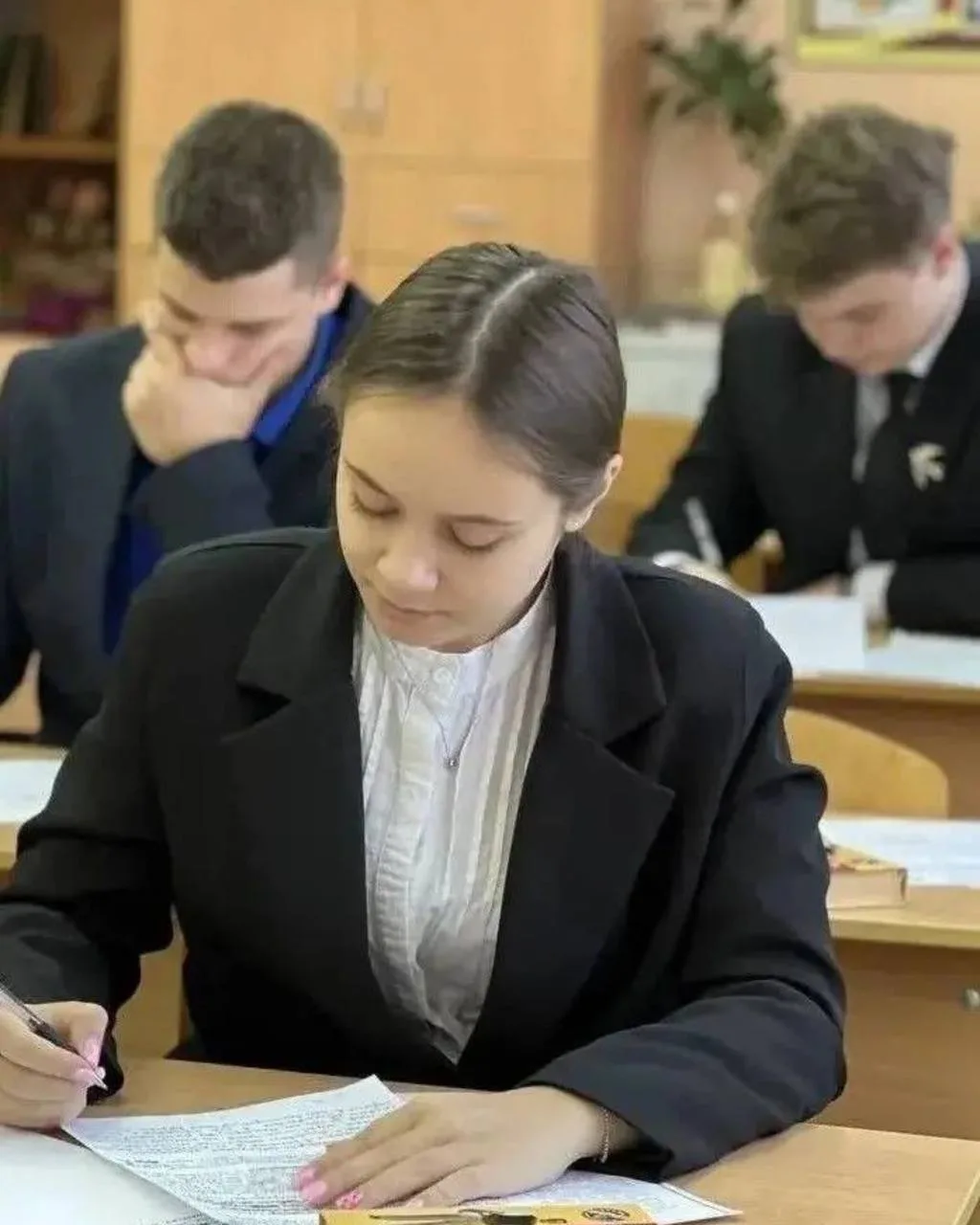 🔥Сразу 27 выпускников Брянской области получили 100 баллов на первых ЕГЭ!

Почти две тысячи школьни