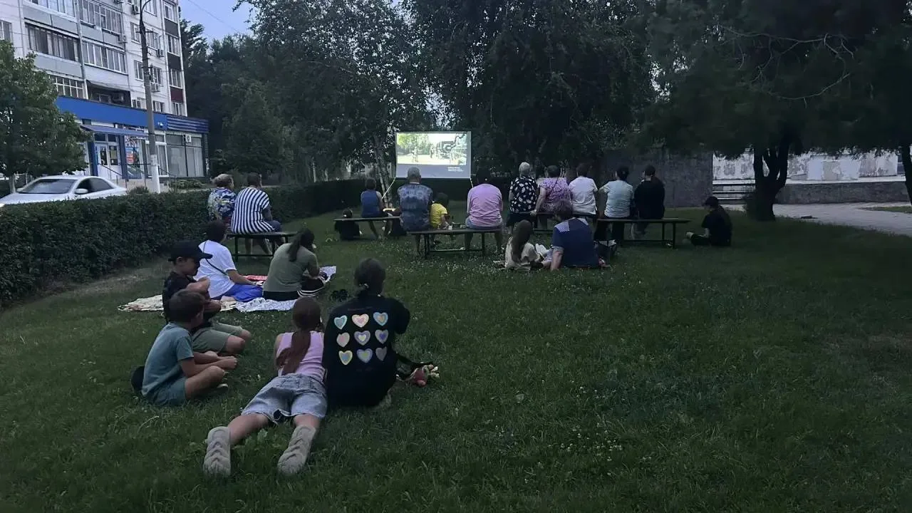 ⚡️В прошедшую субботу на площади Ленина в Иловле уже по традиции прошел кинопоказ под о...