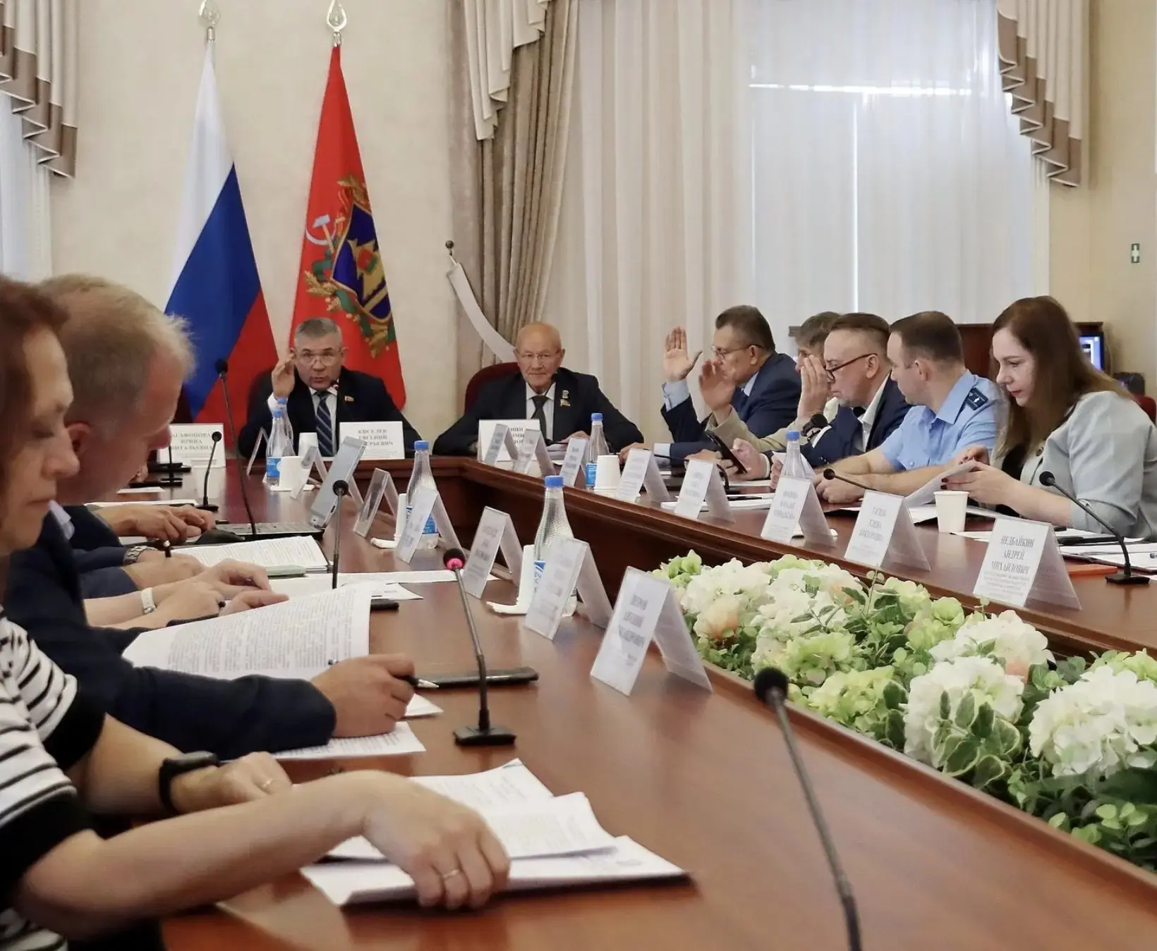 9 июня принял участие в заседании  комитета по вопросам социальной политики и здравоохранения Брянск
