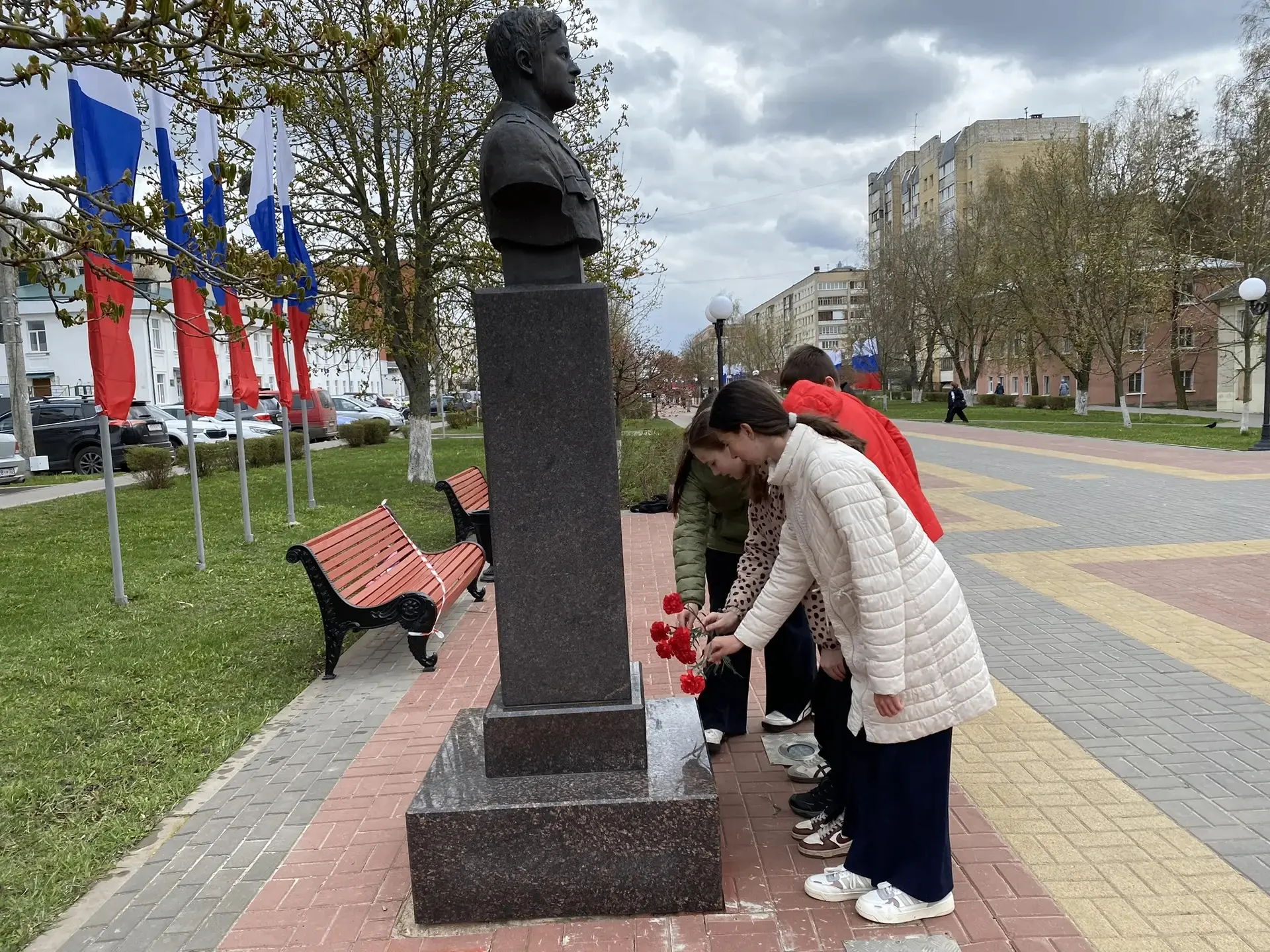 🇷🇺В преддверии Дня Победы представители Совета обучающихся нашей гимназии под руковод...