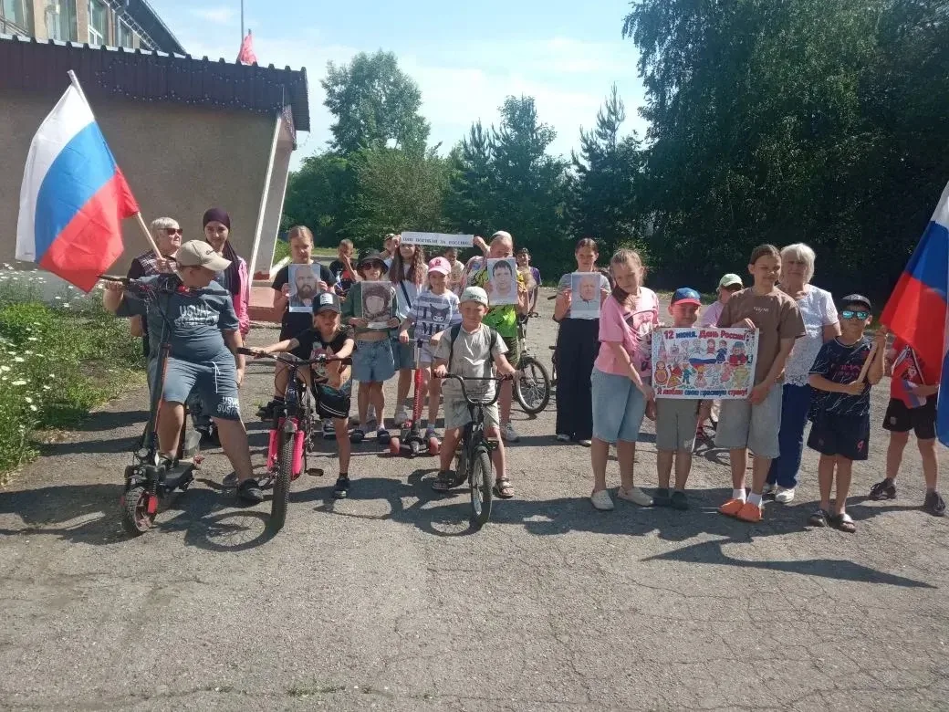 Накануне Дня России в детском лагере «Планета детства» прошла акция памяти «Они погибли за Россию...