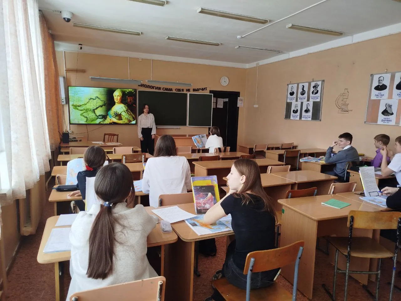 🇷🇺 Крым! Севастополь! Россия!      Сегодня в нашей стране отмечается очень важная дата - день воссое