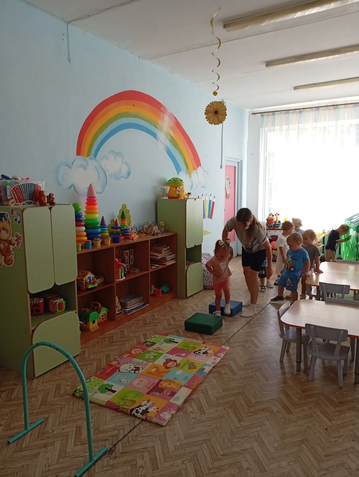 Развитие основных видов движений у детей раннего возраста (2-3 года) — это постепенный ...