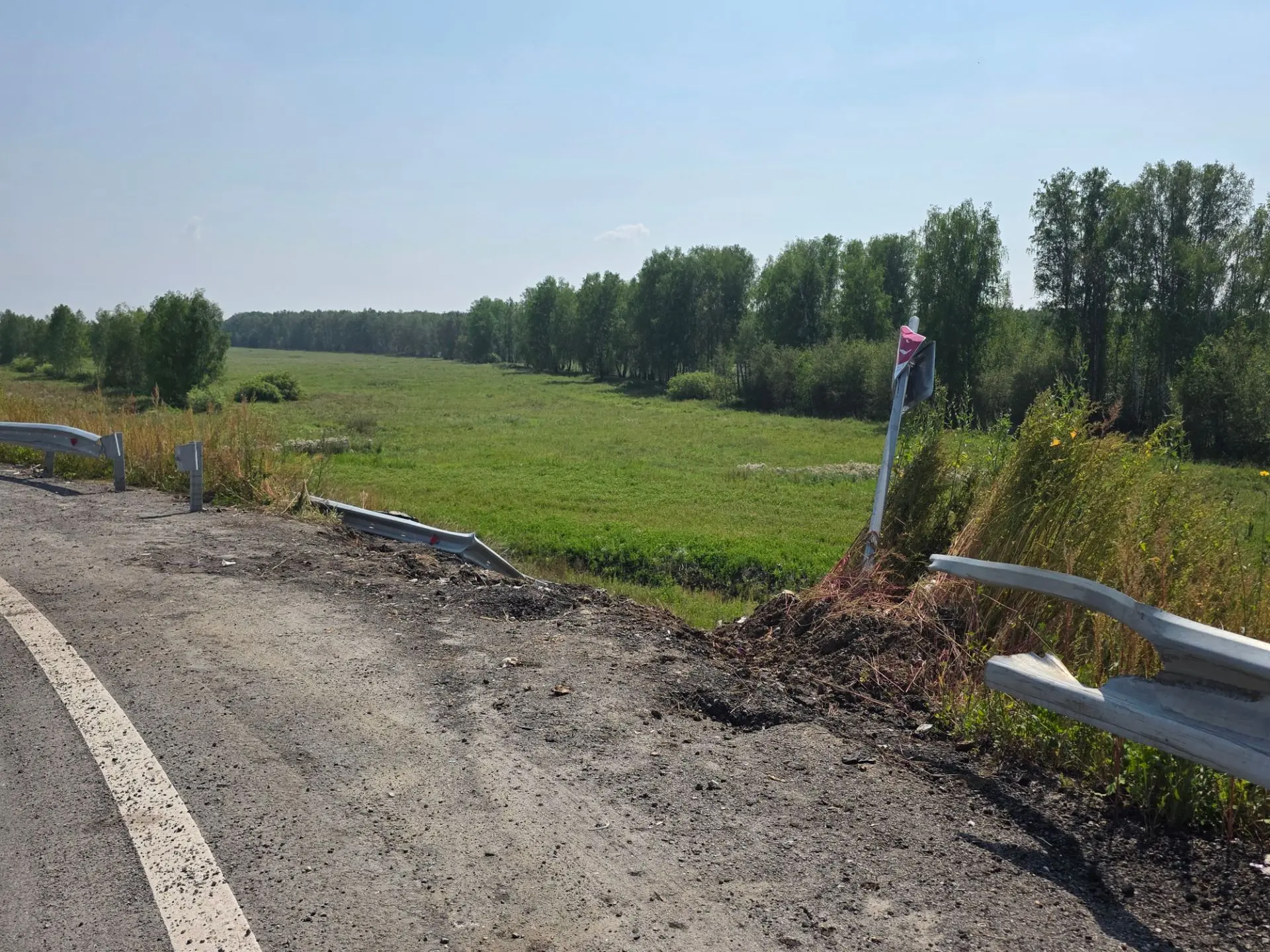 Внимательнее.
104 км автодороги Екатеринбург-Тюмень  (старый тракт), поворотный спуск с путепровода 