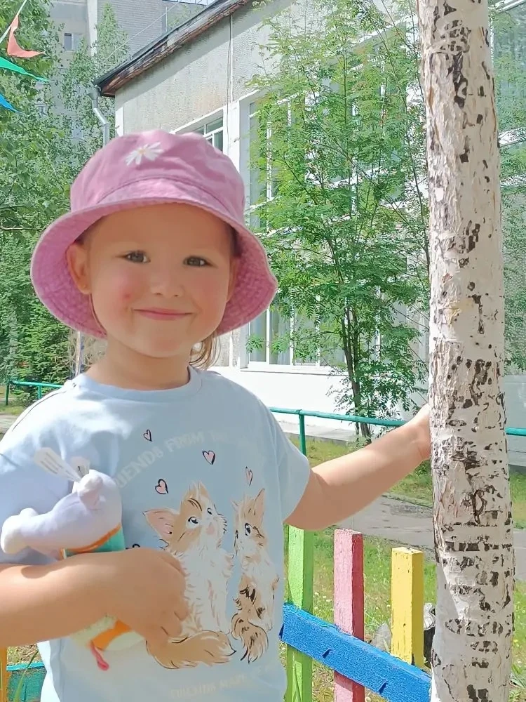 Летние дни на нашем участке в детском саду проходят шумно и весело! Дети с удовольствие...