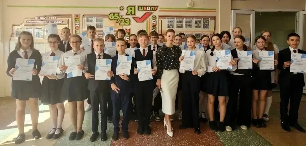 📸 📝 В конце учебного года участникам школьной медиастудии вручили сертификаты об успе...