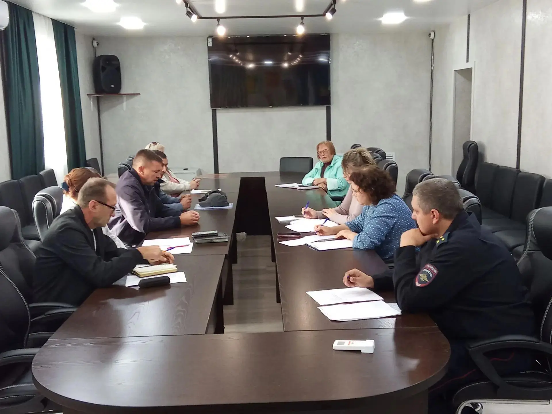 Сегодня 04.09.2026 г. состоялось совещание комиссии по обеспечению безопасности дорожно...