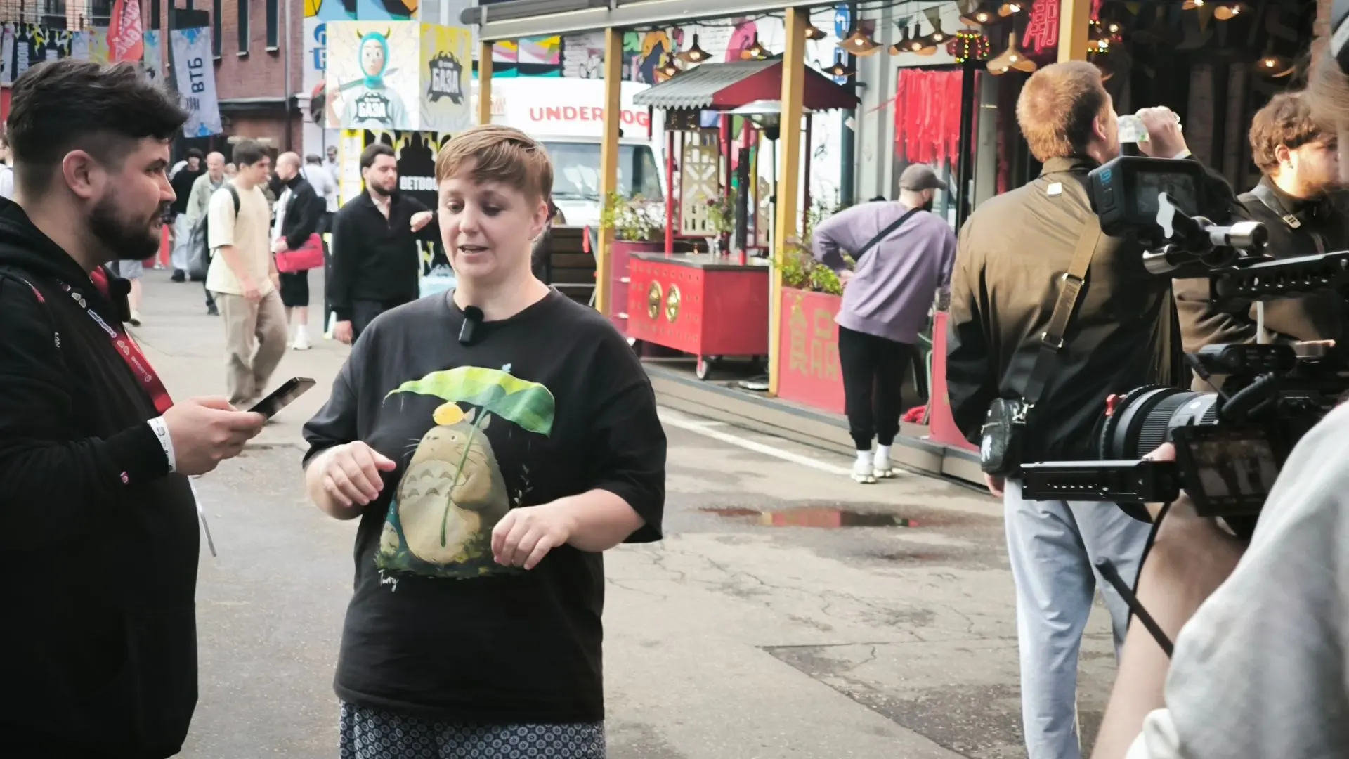 Настя даёт интервью Дяде Стасу из Langame на Финале International Bet Boom